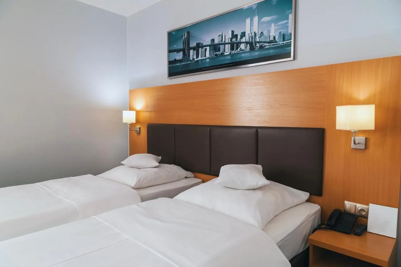 Hotel Poleczki Warsaw Airport